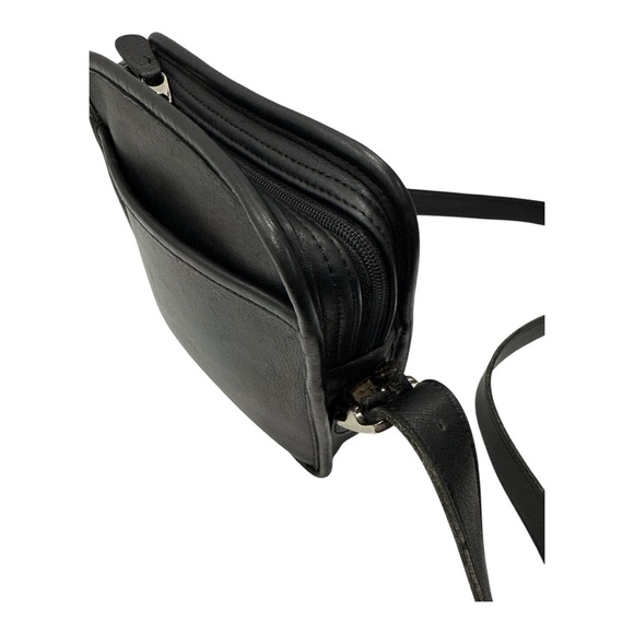 Coach Vintage 9817 Camera Crossbody Handbag Purse , Black, 1990s Made In USA - Picture 12 of 13